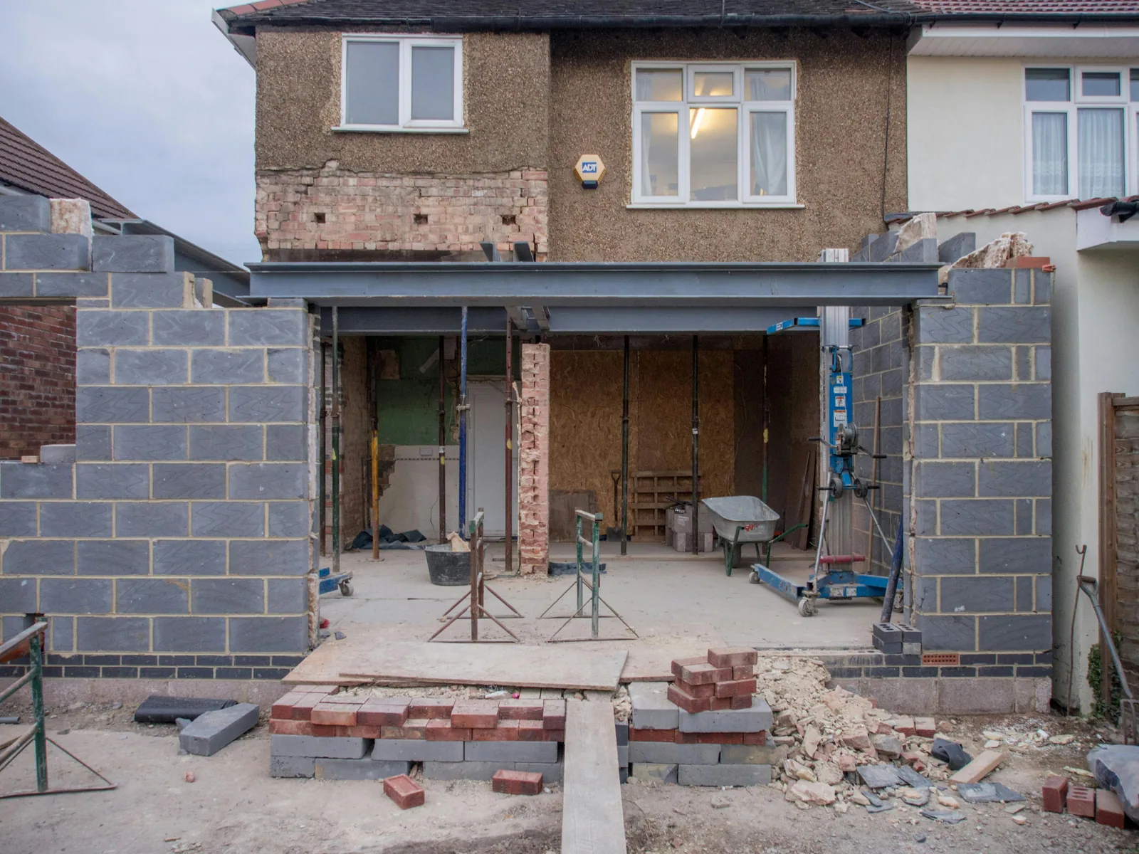 Steel beam and blockwork during a rear extension